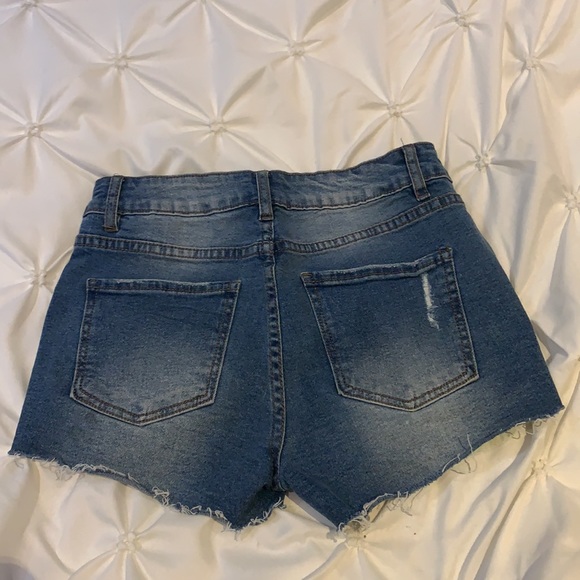 Shorts - Picture 2 of 3